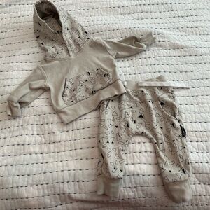 Little bipsy sweatsuit 3-6 month
